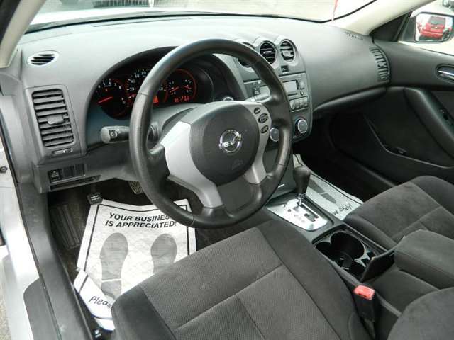 2009 Nissan Altima 2.5 4dr Sedan